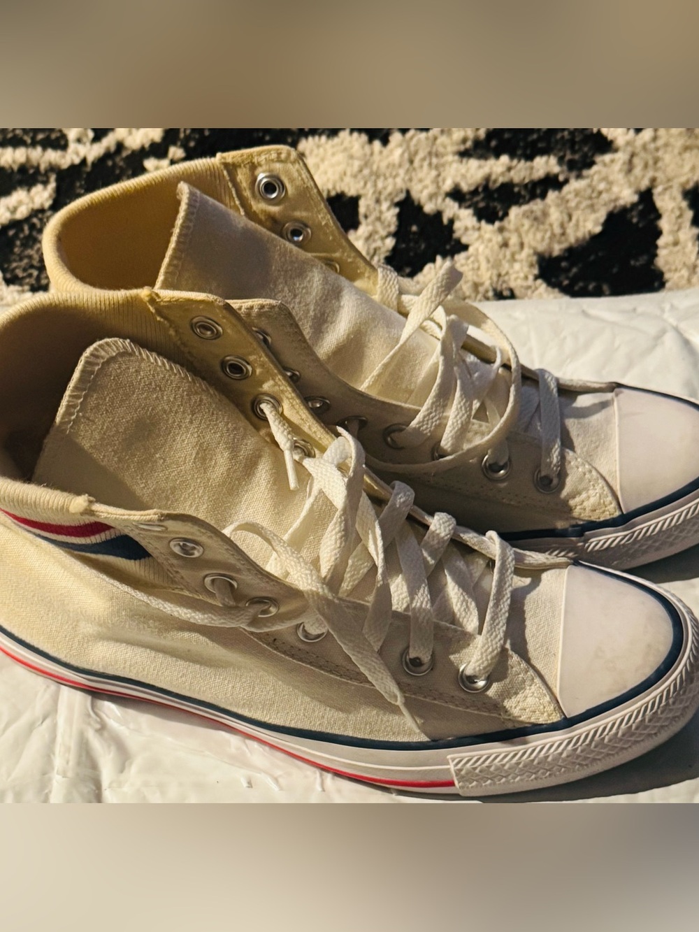 Converse Cream Canvas High-Tops with Blue and Red Trim Men’s Retro size 7.5 - Picture 4 of 10